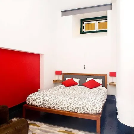 Apartment Renewed In Alfama