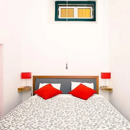 Renewed In Alfama Apartment Lisbon